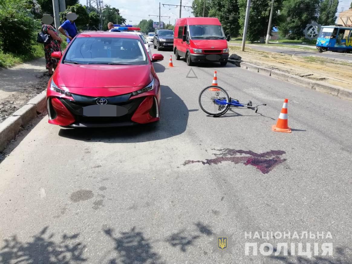 Смерть велосипедиста: мужчина погиб, врезавшись в дверь иномарки (ФОТО) |  РЕДПОСТ