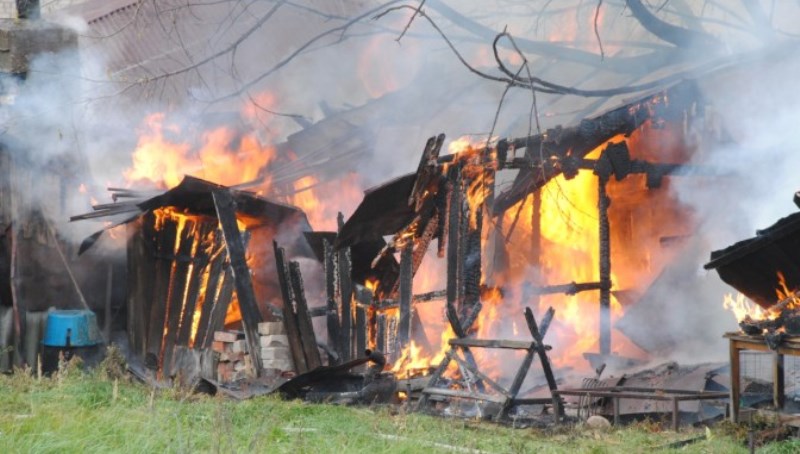 На Харьковщине мужчина, ценой ожогов, ликвидировал пожар