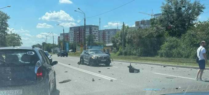ДТП Харьков:  патрульная Scoda и BMW столкнулись на улице Шевченко