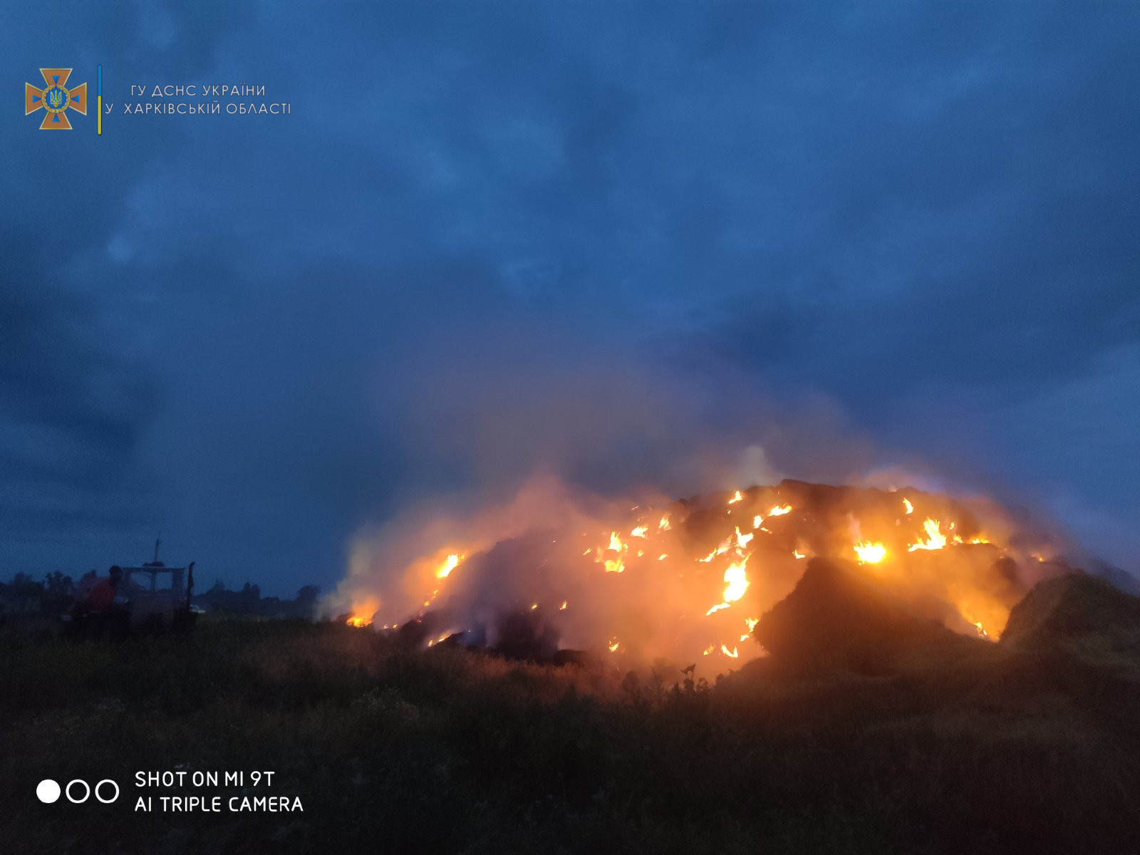 На Харьковщине сгорела солома на ферме