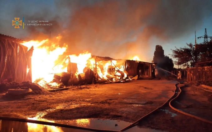 Пожар Харьков горят склады на Киргизской