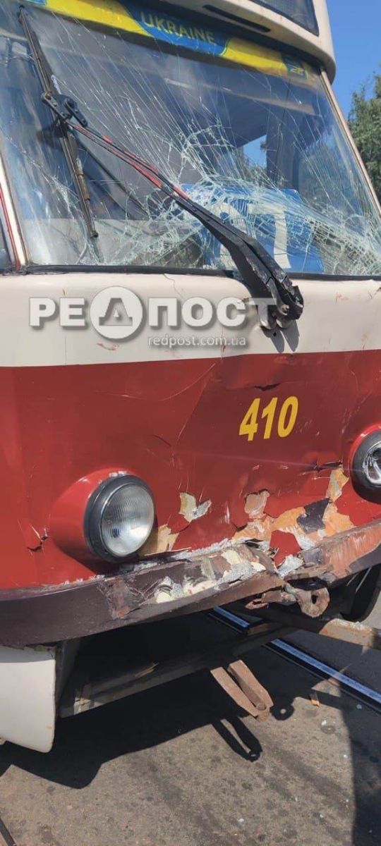 Есть пострадавшие: в Харькове столкнулись два трамвая