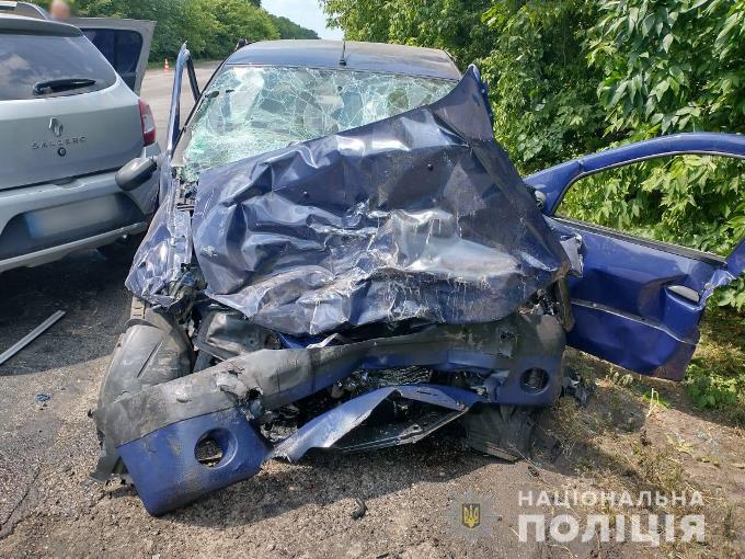 ДТП Харьков: на автодороге Пещанка – Карловка – Полтава столкнулись Dacia Logan и Renault Sandero