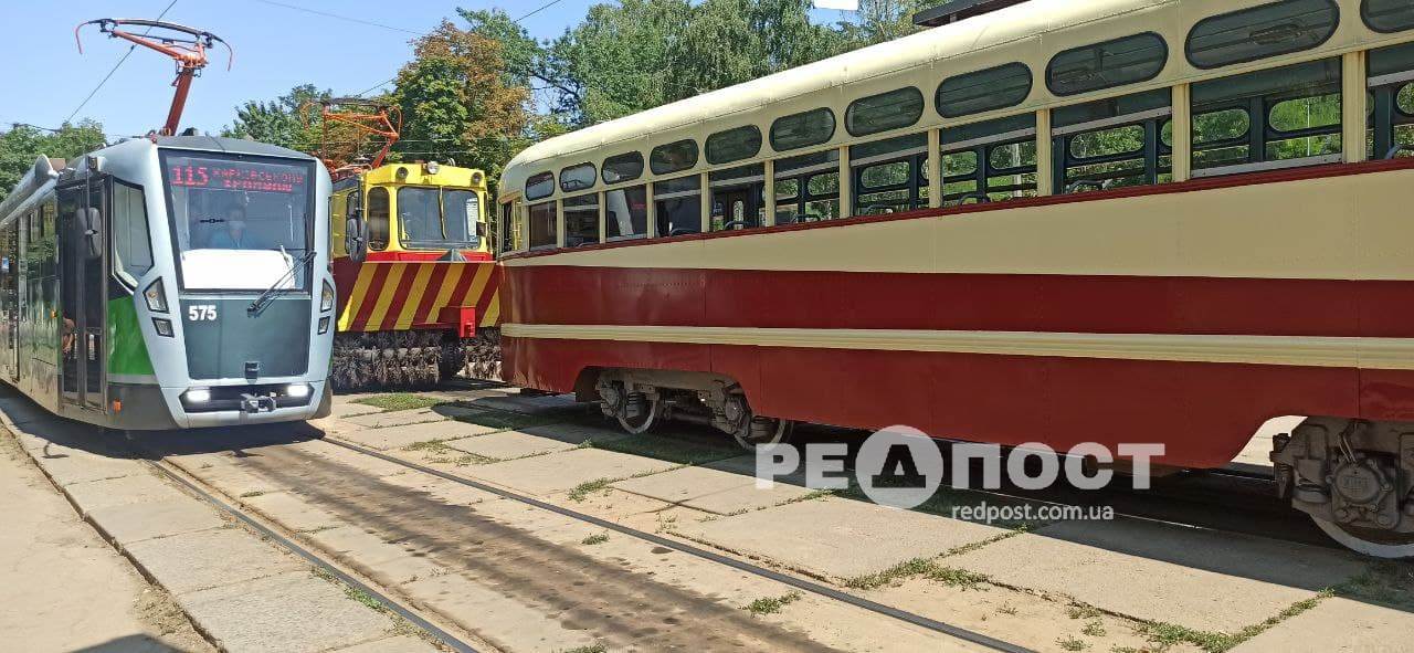 Парад трамваев проходит в Харькове