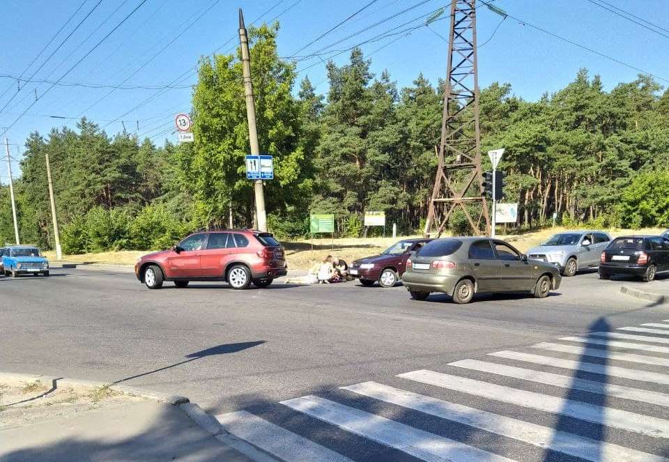ДТП Харьков: Велосипедиста сбили на проспекте Любови Малой в Харькове