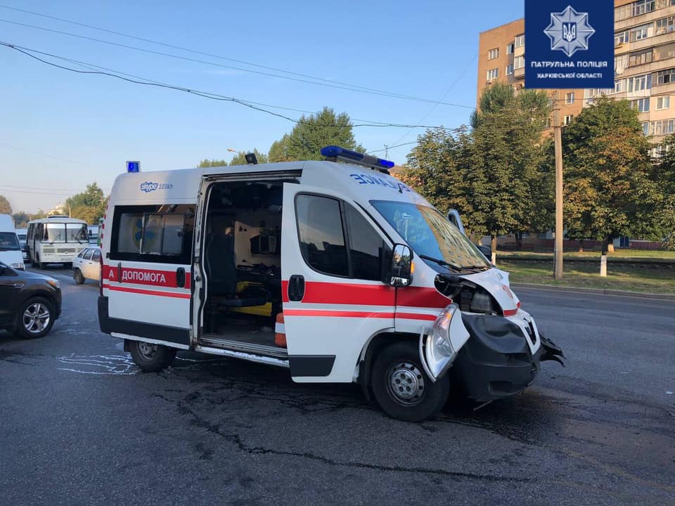 ДТП Харьков: столкнулись автомобиль скорой помощи и КИА.