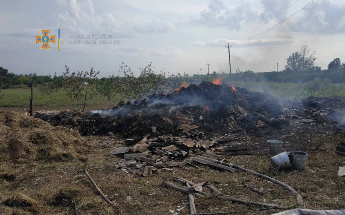 Пожар Харьков: 12 тонн грубых кормов сгорели в селе под Харьковом