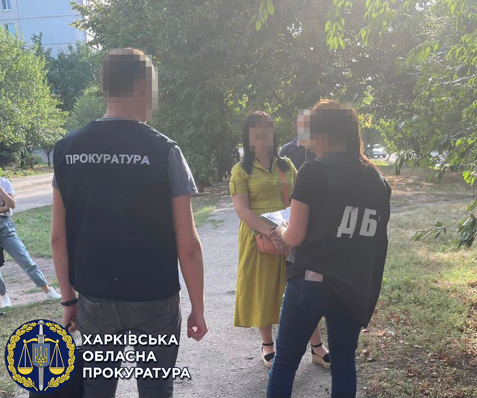 На взятке в тысячу долларов США задержали капитана полиции в Харькове