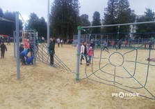 Открыли новую детскую площадку возле Аэропорта. Новости Харькова