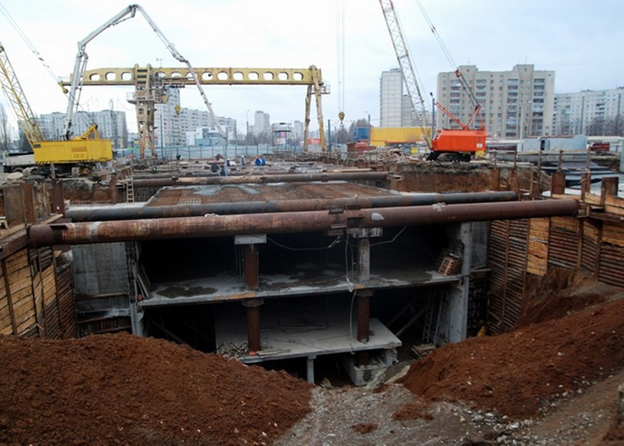 Строительство станции метро в Харькове 