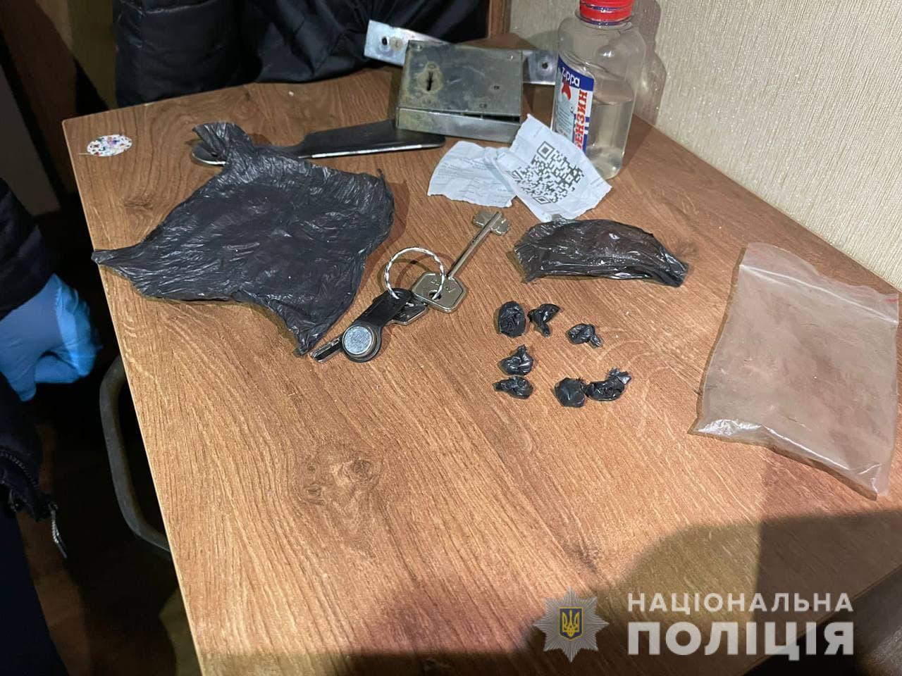 Мужчина организовал наркопритон в Харькове 