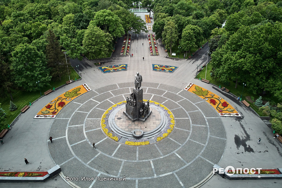 Памятник Тарасу Шевченко в Харькове