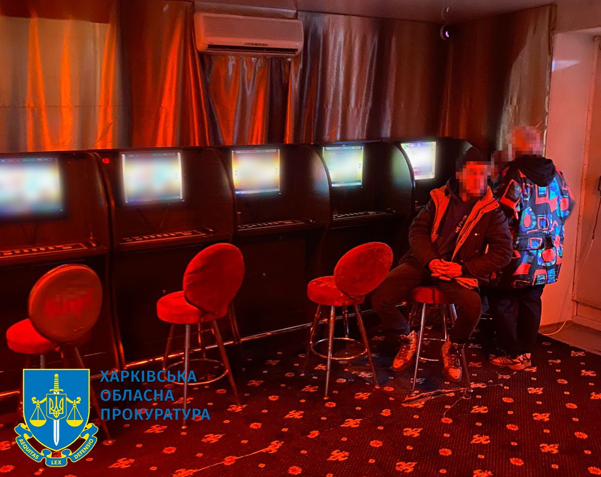 Криминал Харьков: В Мерефе прикрыли игровой центр с виртуальным казино