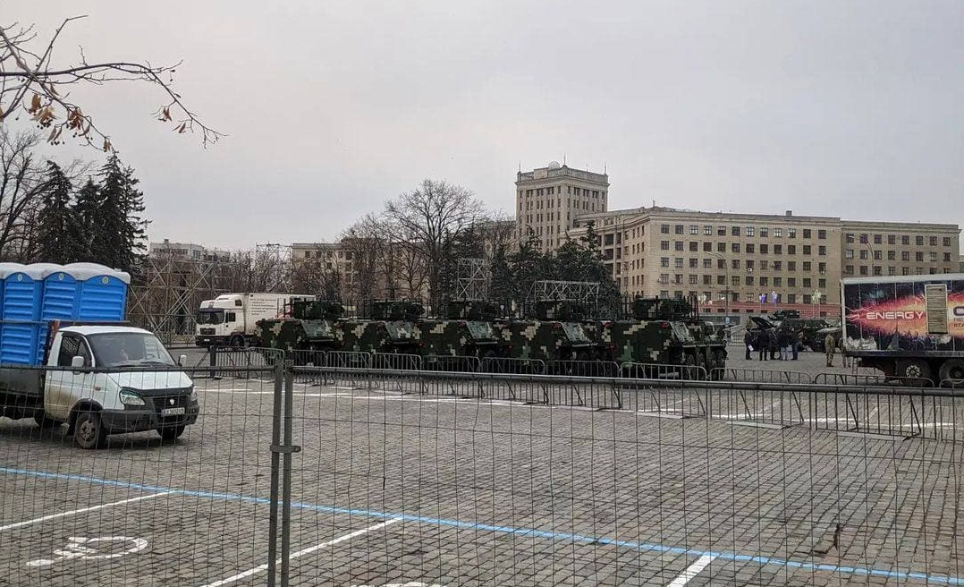 Военная техника на площади Свободы