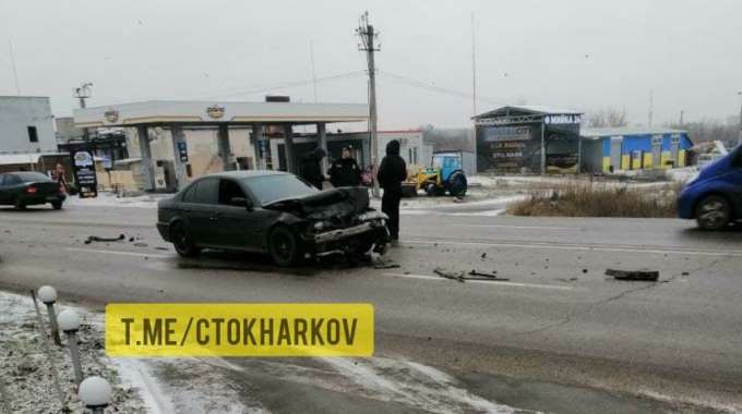 ДТП Харькова: на проспекте Гагарина столкнулись BMW и Jeep