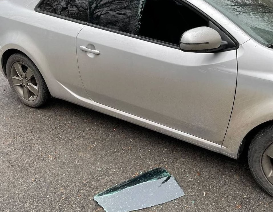 Криминал Харьков: На Грозненской разбили стекло и обокрали автомобиль