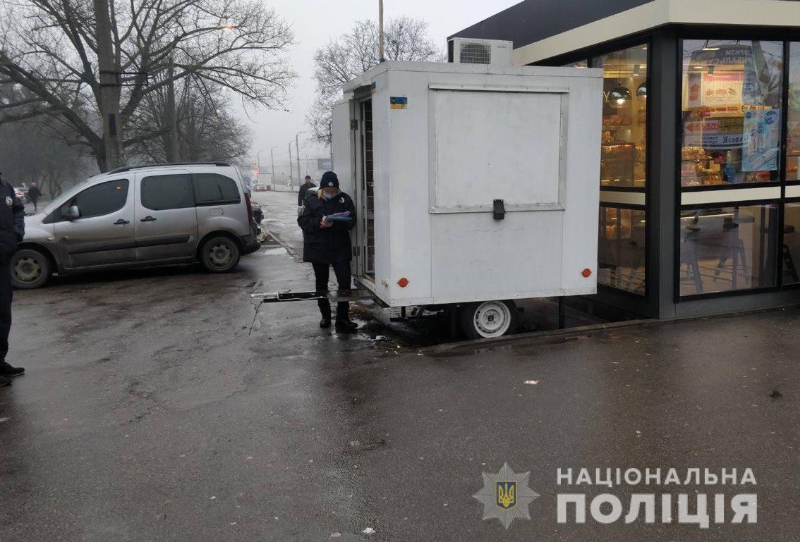 Криминал Харьков: Изъяты из продажи сигареты в киоске на Московском проспекте
