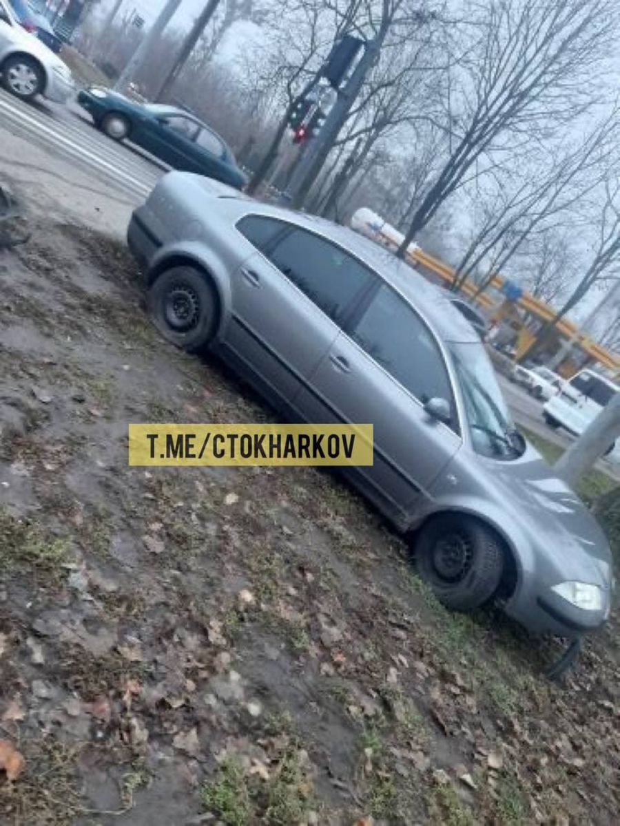ДТП Харьков: В сеть слили видео столкновения легковых авто с вылетом на обочину на Московском проспекте