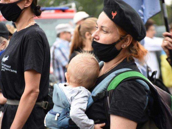 Женщин с малолетними детьми будут ставить на воинский учет. Новости Украины