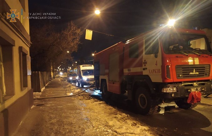 В Харькове на пожаре в двухэтажном доме по улице Грековской женщина поручила ожоги