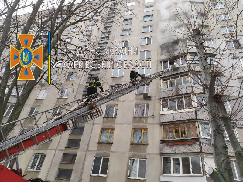 Пожар Харьков: в харьковской многоэтажке сгорел балкон
