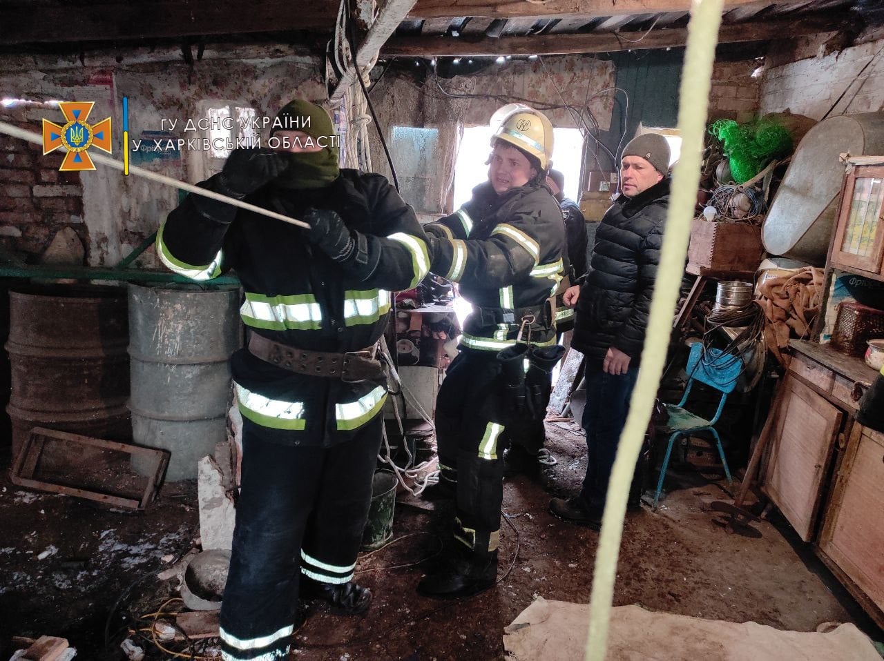 Криминал Харьков: в 12-метровый колодец упала женщина