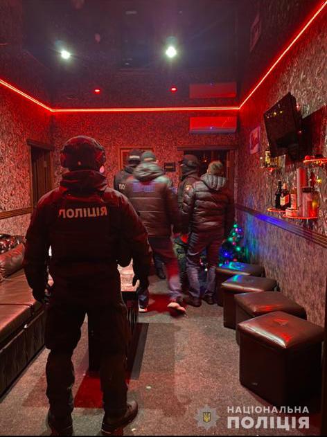 Криминал Харьков: Силовики накрыли эротический салон 