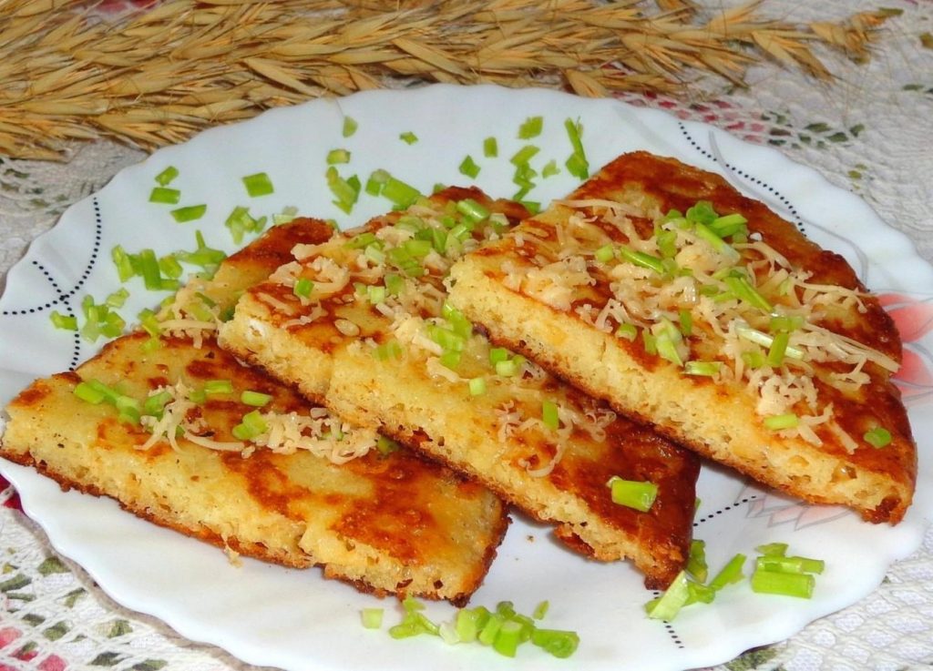 Ленивые хачапури на кефире с сыром на сковороде