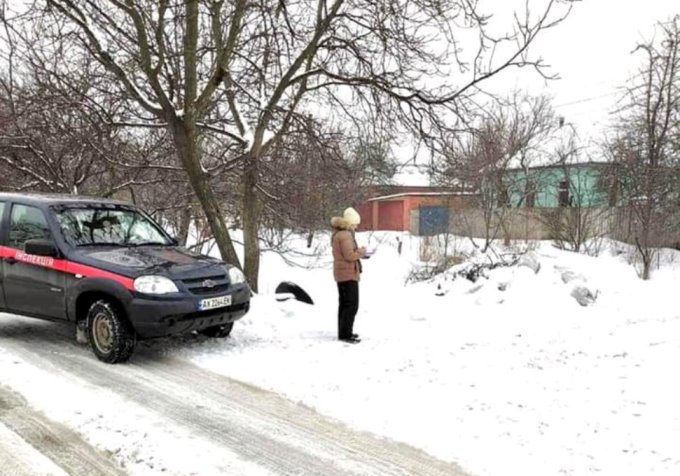 Как жители частного сектора убирают тротуары