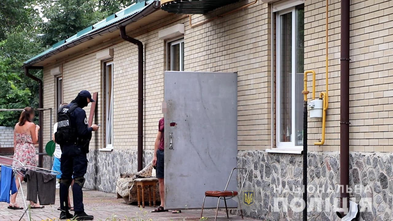 Криминал Харьков: Аферистов, принуждавших к рабскому труду пациентов, будут судить