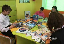 Всемирный день дарения книг: в школу-интернат передали подарки. Новости Харькова