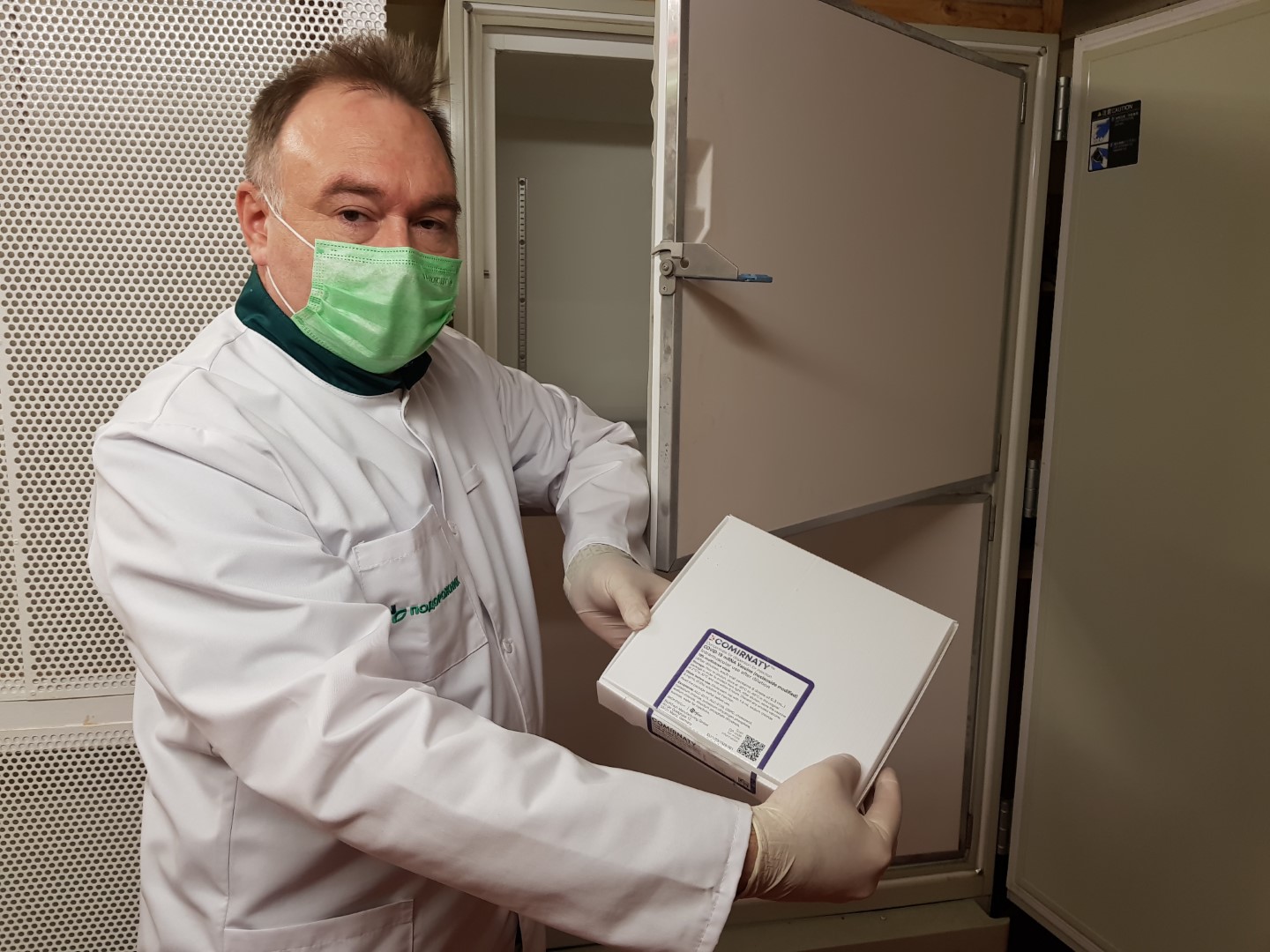 Вакцины от COVID-19 доставят на станцию Академик Вернадский
