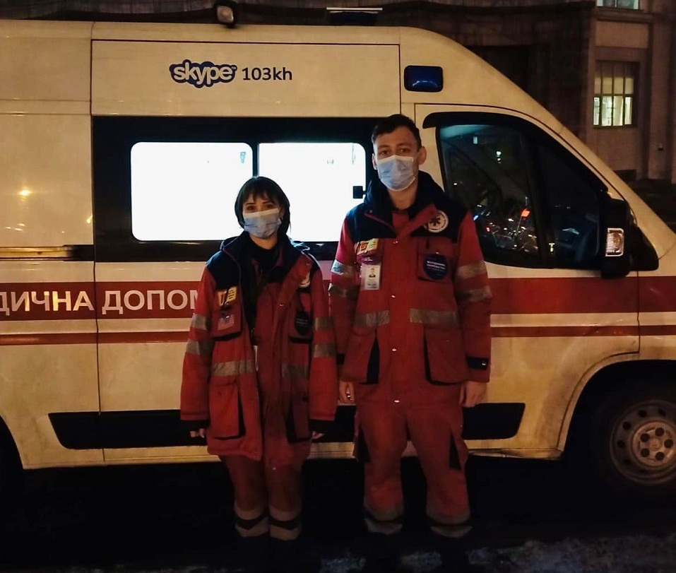 Женщину с COVID-19 реанимировала бригада медиков в Харькове