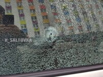 Стрельба на Воробьевых горах: в Харькове прострелили стекло автомобиля (фото)