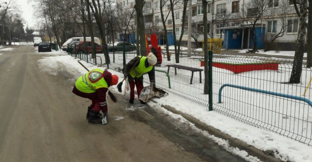 Правый дворник приора