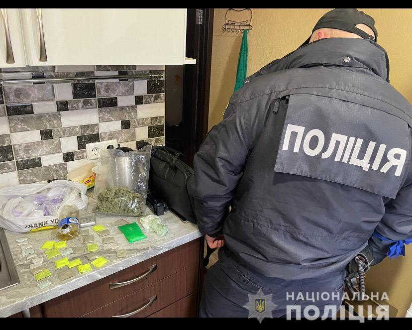 Криминал Харьков: С фальшивым паспортом и наркотиками задержан россиянин на блок-посту