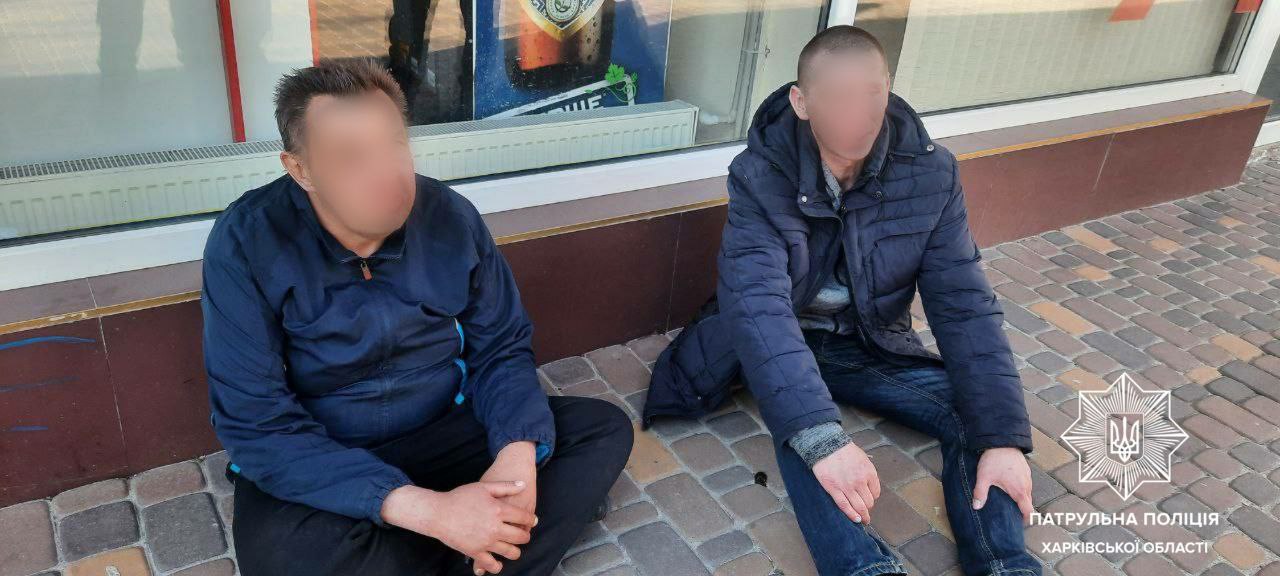 Криминал Харьков: Тащивших награбленное мародеров-кофеманов задержала полиция