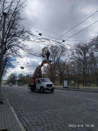 В Харькове ремонтируют наружное освещение