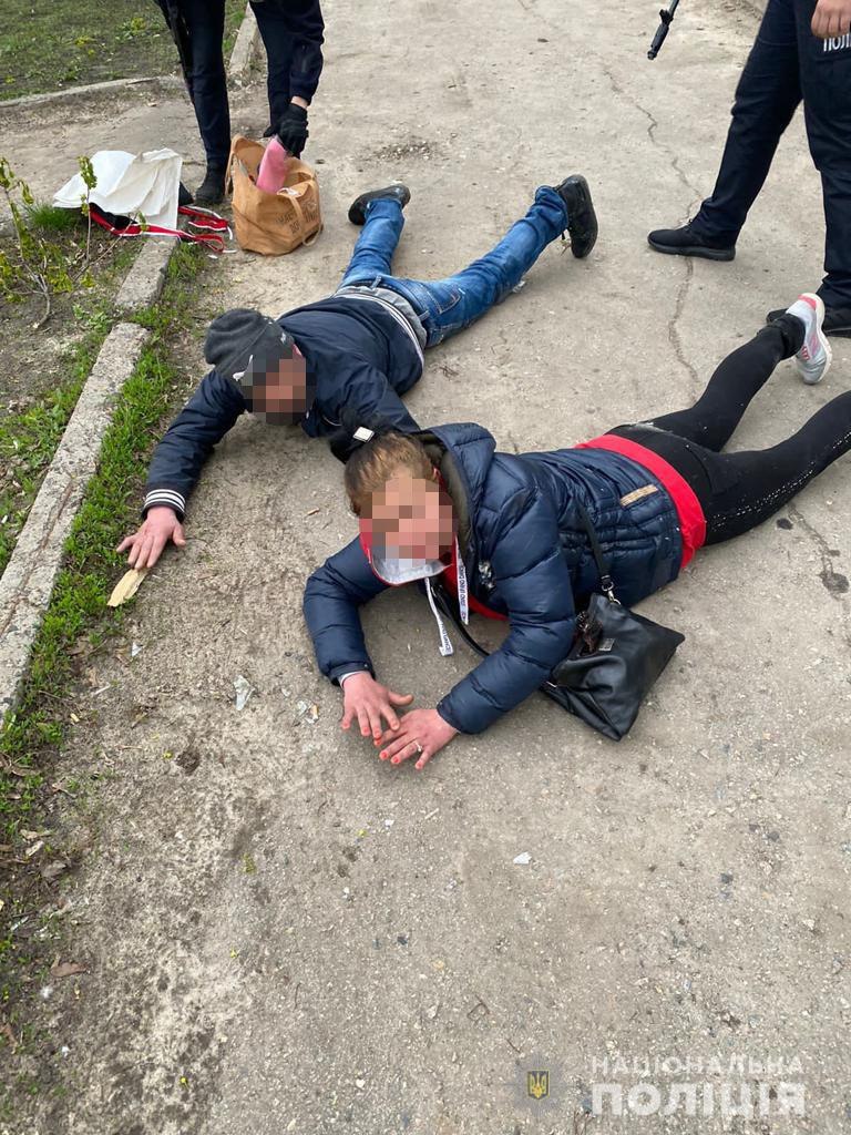 Криминал Харьков: Тащили украденное и были пойманы полицией двое мародеров