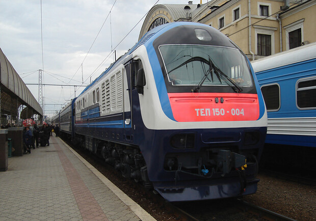 Харьковские поезда задерживаются из-за обстрелов железнодорожных станций: список