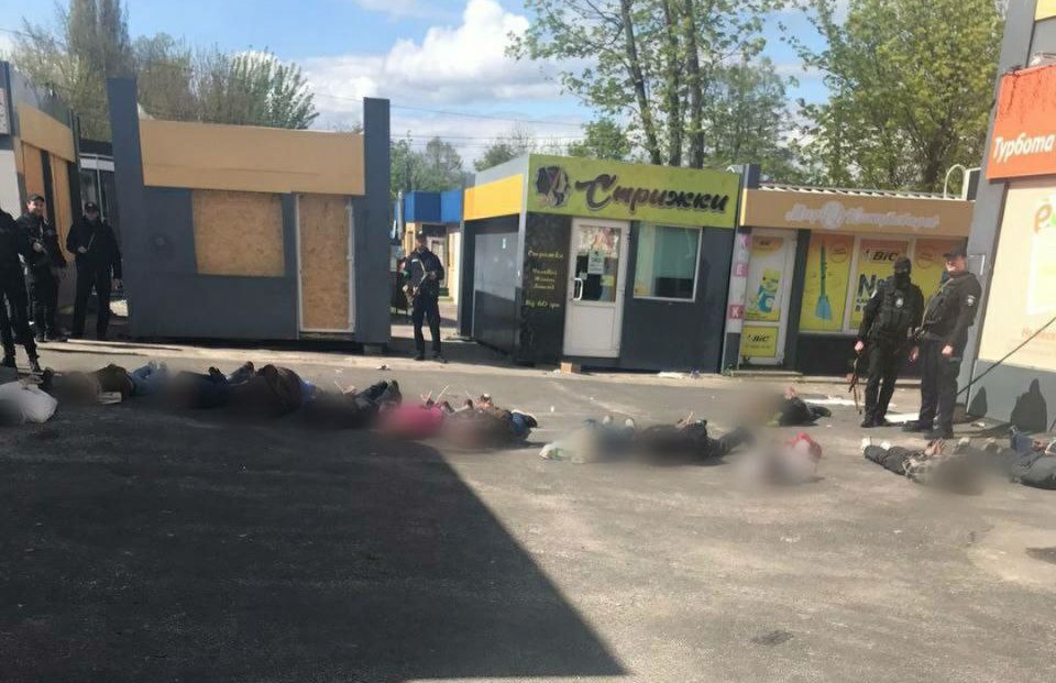 Криминал Харьков: Пойманы 14 мародеров, всей толпой обворовывавших магазин