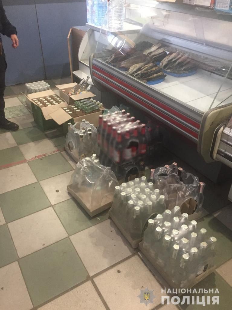 Криминал Харьков: Полицейские изъяли десятки бутылок алкоголя