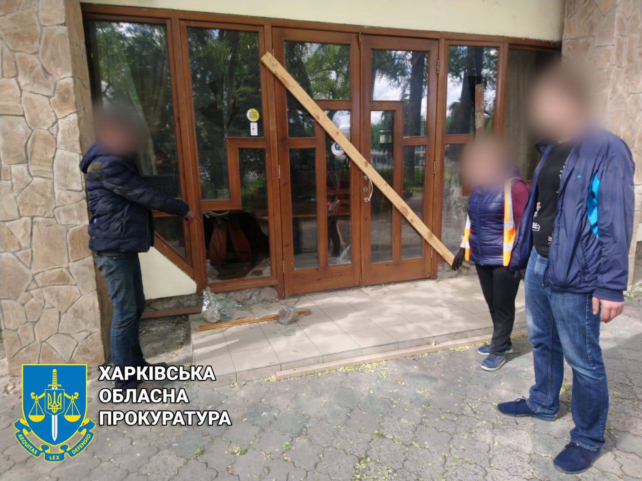 В Харькове прохожий задержал мародера, ограбившего кафе