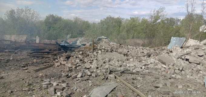 снаряд попал в склад сельхозсырья в Краснопавловке