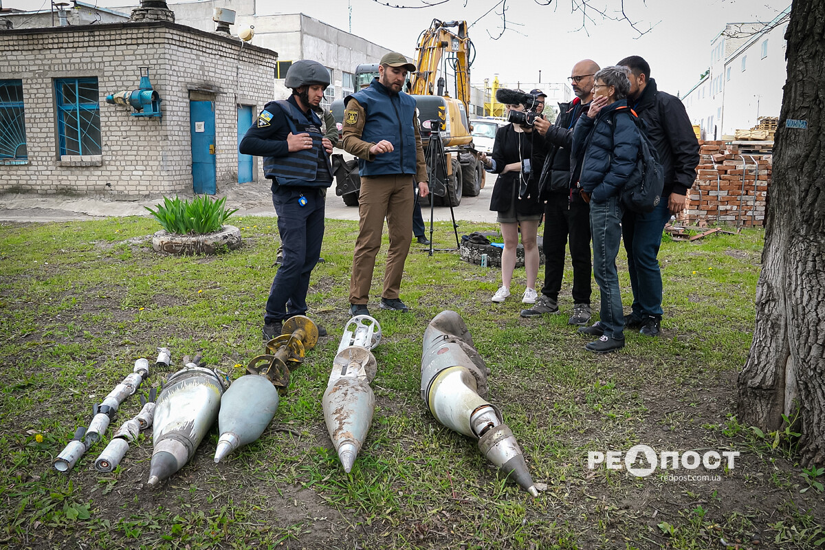 Какими боеприпасами уничтожают Харьков