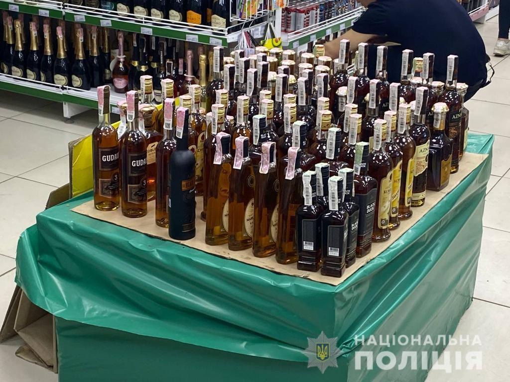 Криминал Харьков: Минимаркет на Энергетической лишили нескольких сотен бутылок алкоголя