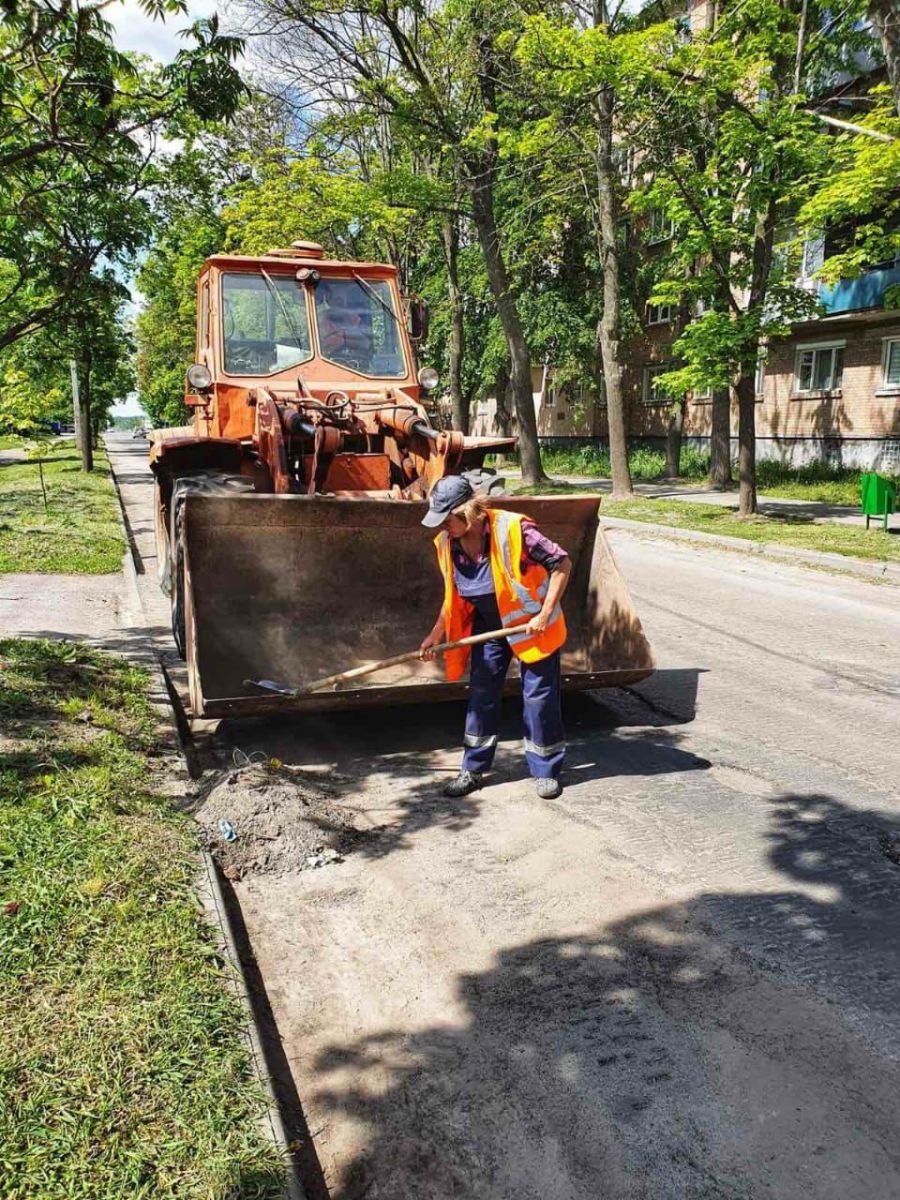 В Харькове ремонтируют покрытие улиц