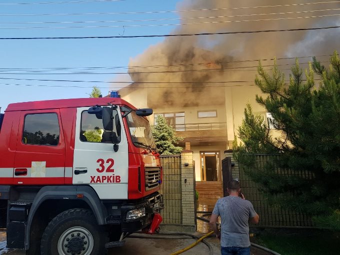 В Малой Даниловке после прилета сгорели два коттеджа