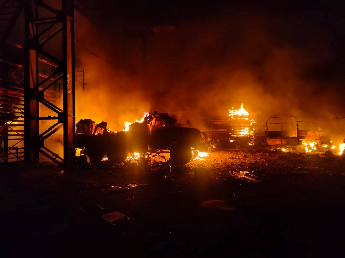 Пожар Харьков: сгорел автопарк и склад