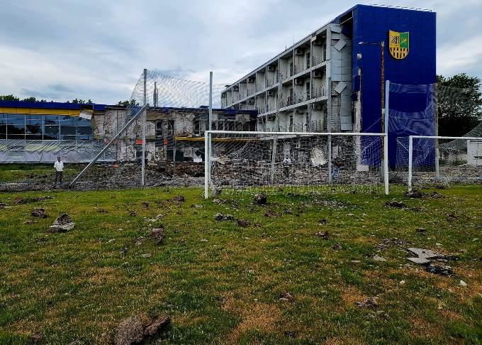 Новости Харькова: футбольные поля базы Металлиста удалось спасти